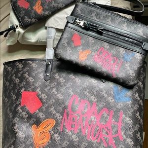 NWT Coach Signature Graffiti 4 set